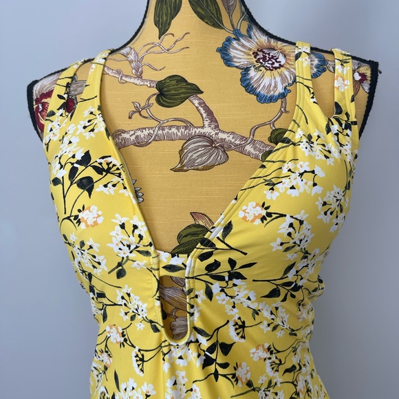 La Blanca Shine Plunge One-Piece Yellow Floral Swimsuit Size 12 - Picture 6 of 14